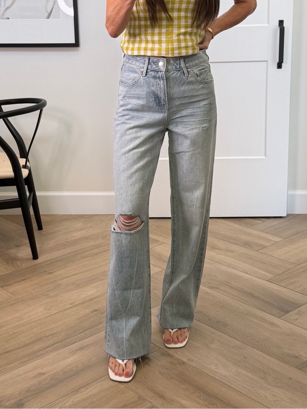 NWT High-Rise Wide-Leg Distressed Women's Jeans - Light Wash Blue Express
